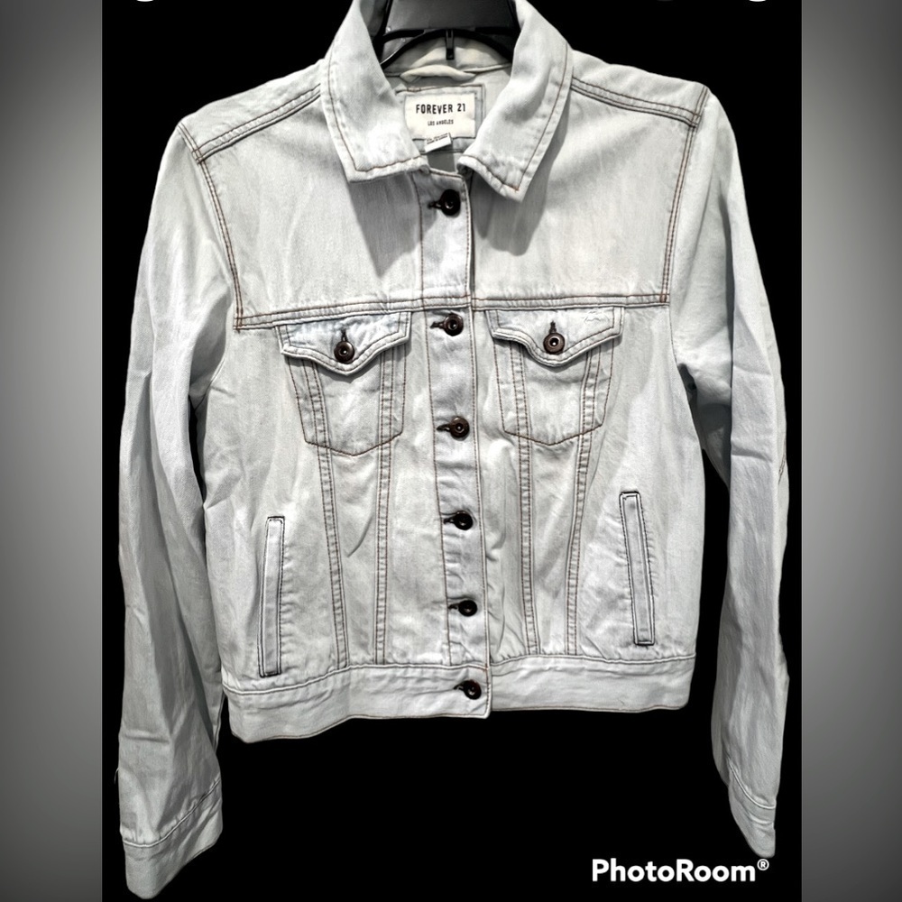 Womens forever 21 Classic Light Wash Denim Jacket